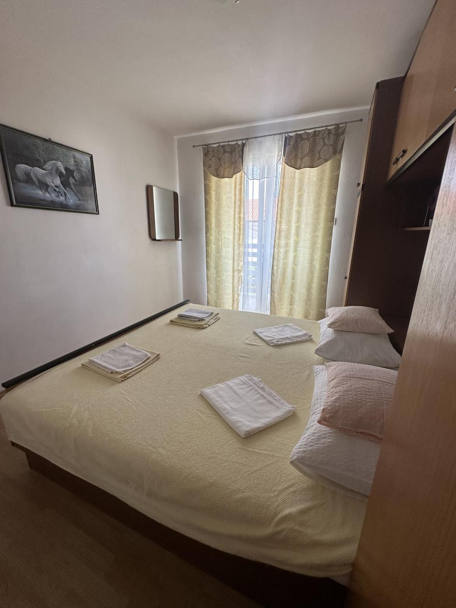 Apartmani Ira Crikvenica Ngoại thất bức ảnh